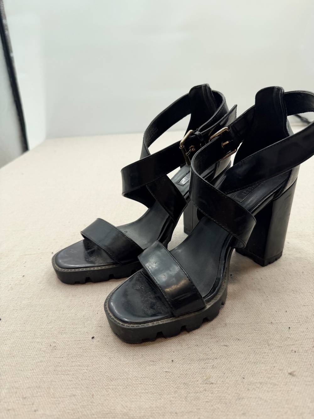 Forever 21 Black Strappy Chunky Lug Heel Sandals